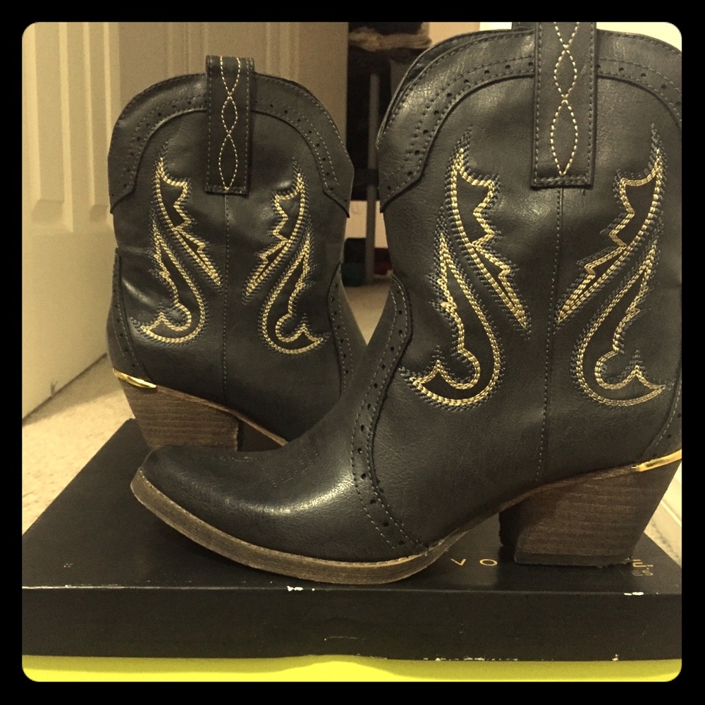 Black & gold cowboy boots